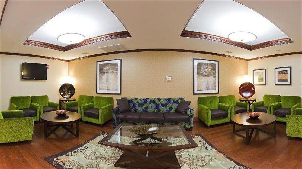 Holiday Inn Express & Suites Fredericksburg By Ihg Extérieur photo