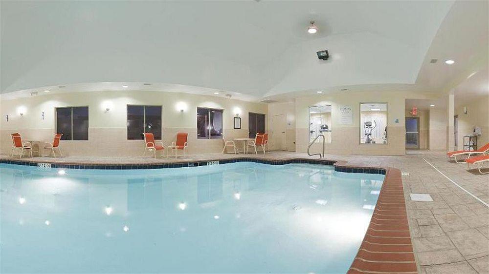 Holiday Inn Express & Suites Fredericksburg By Ihg Extérieur photo