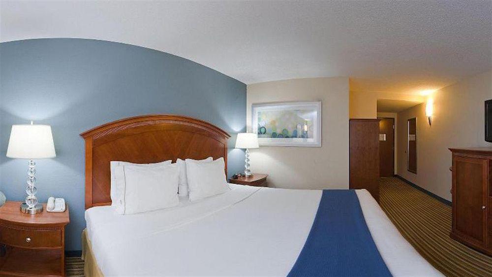 Holiday Inn Express & Suites Fredericksburg By Ihg Extérieur photo