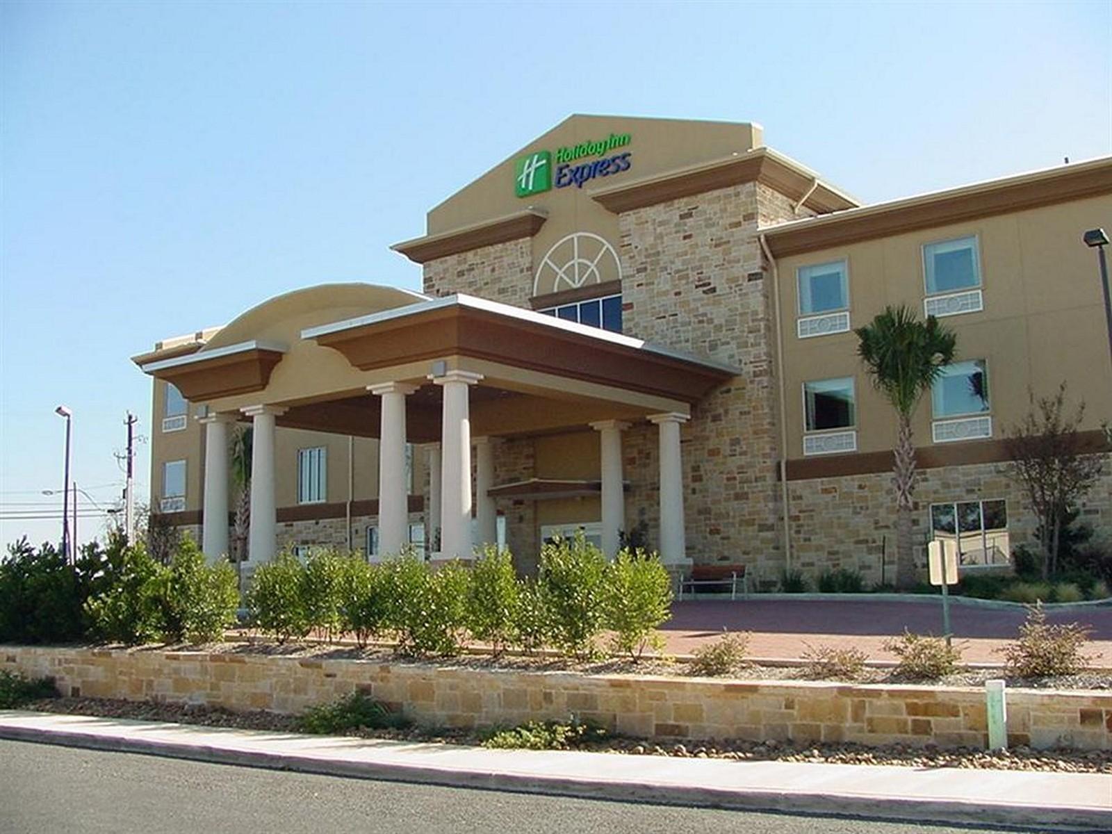 Holiday Inn Express & Suites Fredericksburg By Ihg Extérieur photo