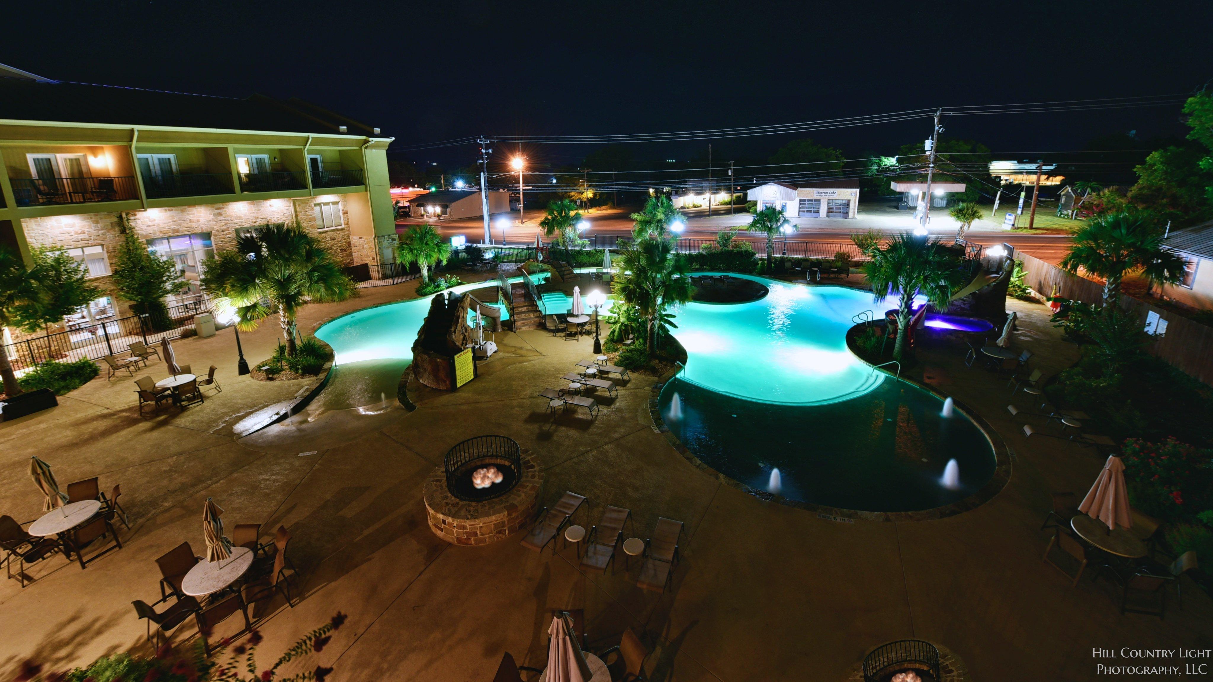 Holiday Inn Express & Suites Fredericksburg By Ihg Extérieur photo