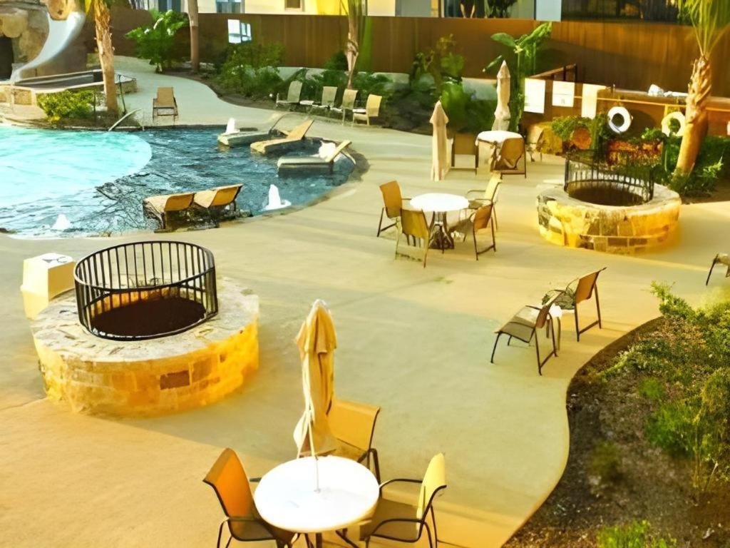 Holiday Inn Express & Suites Fredericksburg By Ihg Extérieur photo