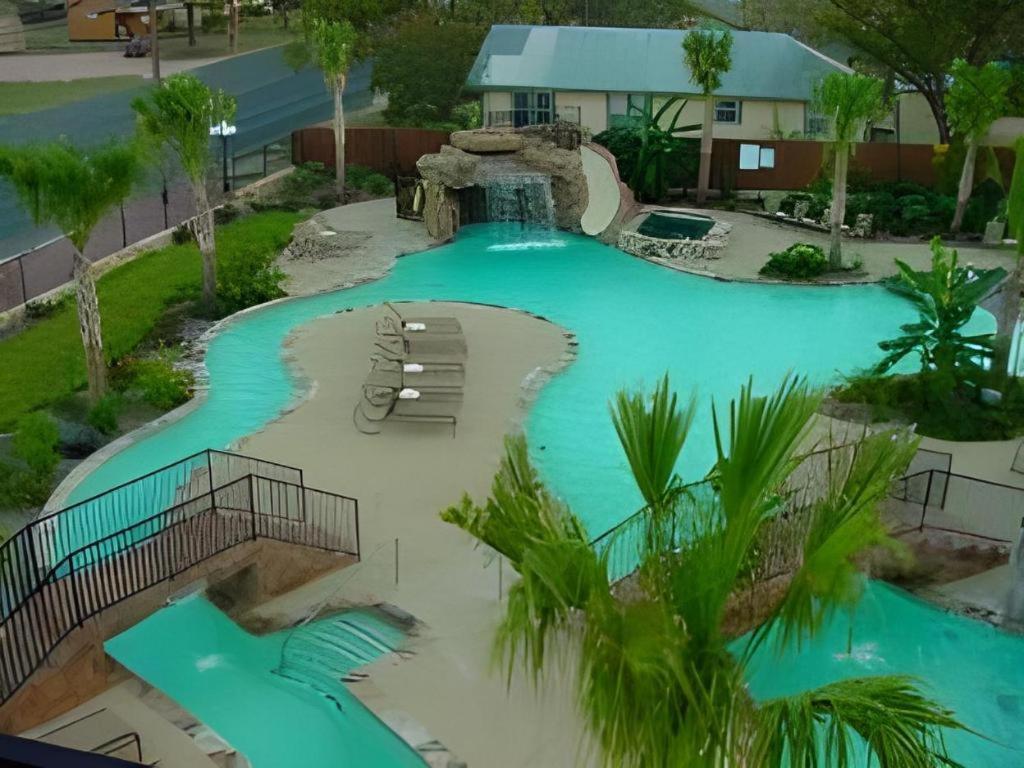 Holiday Inn Express & Suites Fredericksburg By Ihg Extérieur photo