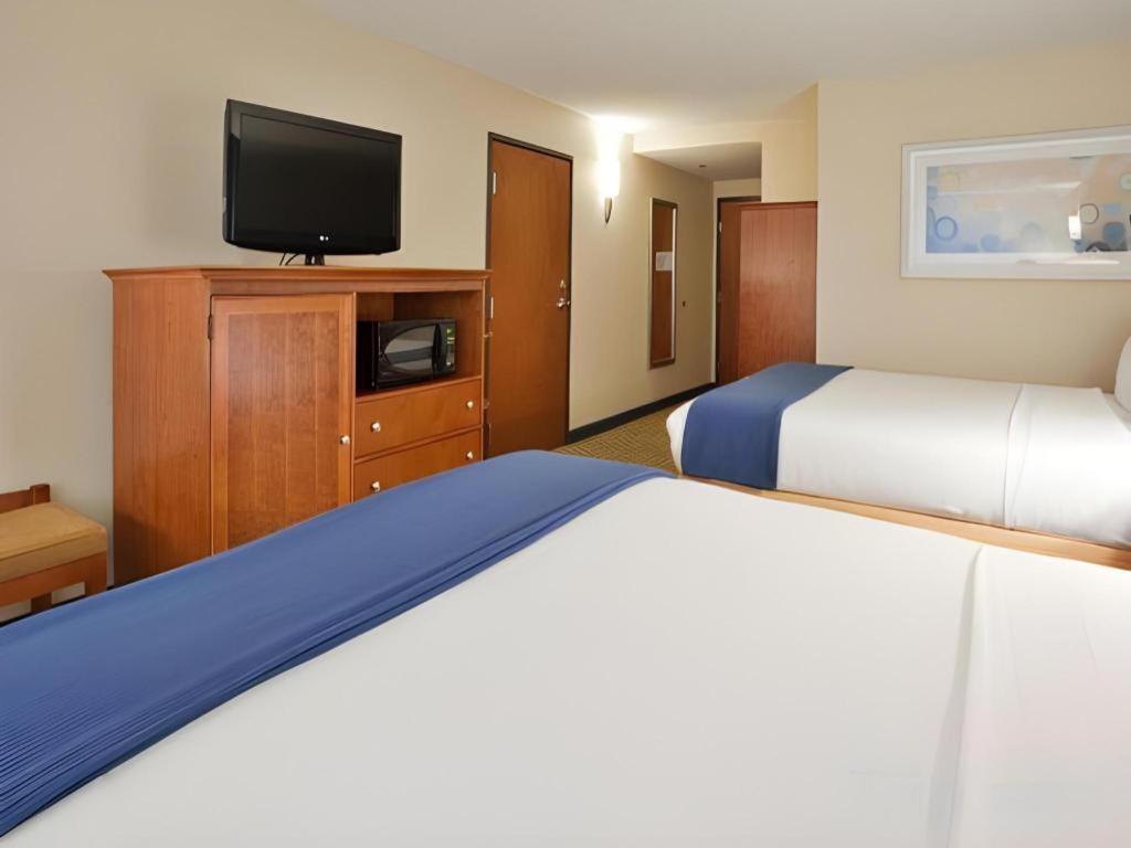 Holiday Inn Express & Suites Fredericksburg By Ihg Extérieur photo