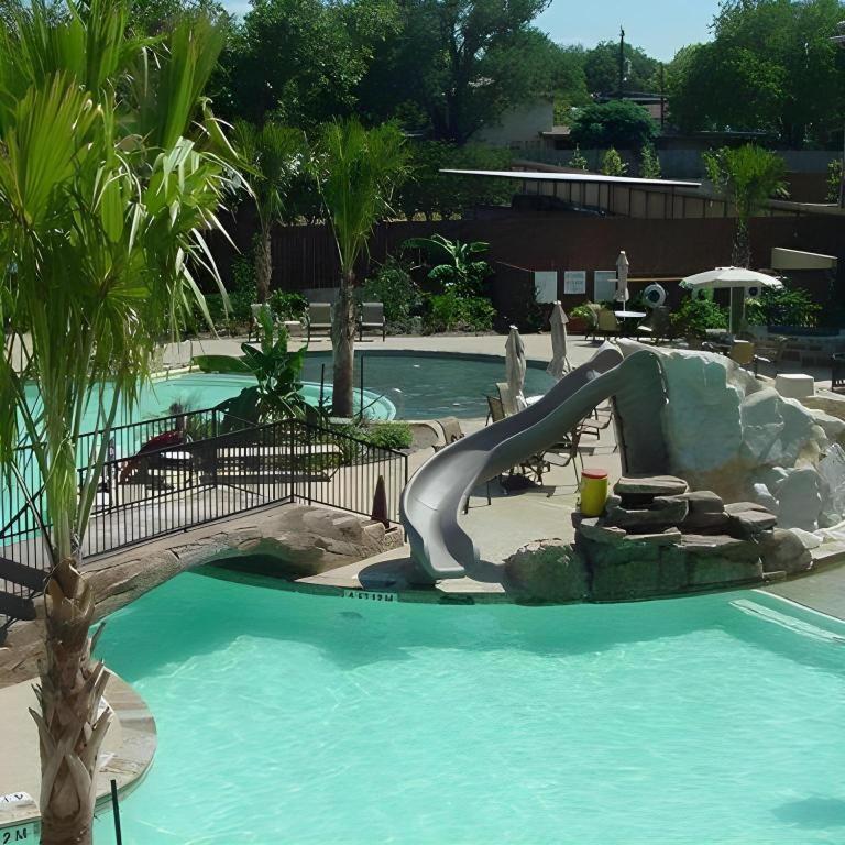 Holiday Inn Express & Suites Fredericksburg By Ihg Extérieur photo