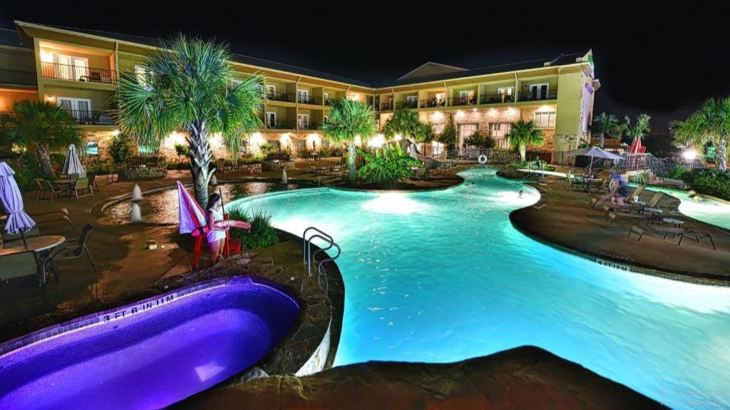 Holiday Inn Express & Suites Fredericksburg By Ihg Extérieur photo