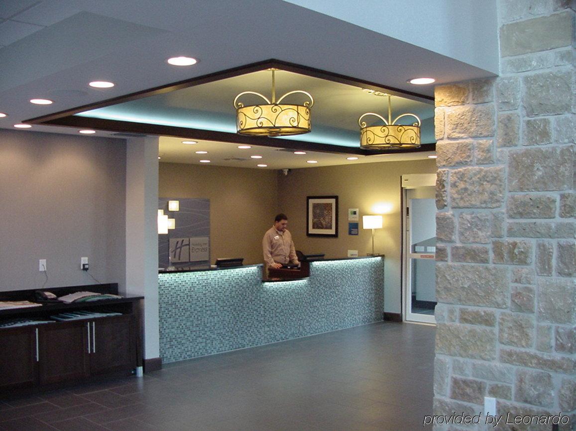 Holiday Inn Express & Suites Fredericksburg By Ihg Intérieur photo